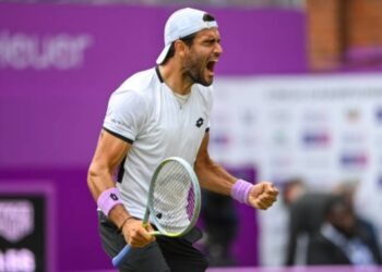 Tennis, Matteo Berrettini riscrive la storia: è il primo italiano in finale a Wimbledon!