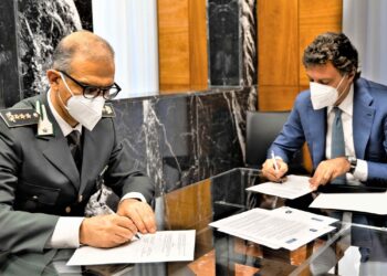 Siglata la convenzione tra l’Università “Luigi Vanvitelli” e la guardia di finanza