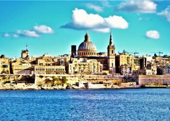 Il caso dei 70 studenti italiani bloccati a Malta: 21 sono positivi al Covid-19