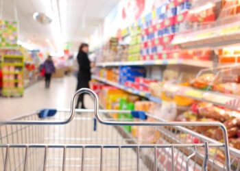 Pomigliano D’Arco, rinvenuti in un supermercato 100 chili di prodotti non tracciati e un deposito segreto