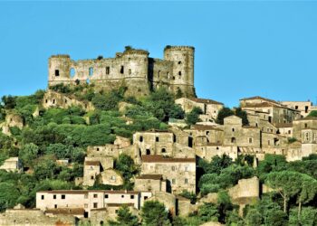 “Ghost town”: alla scoperta dei paesi fantasma in Campania / #1