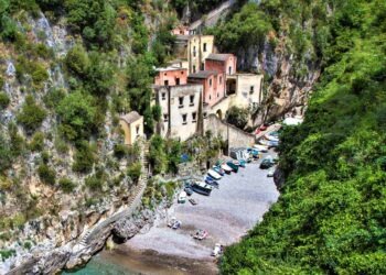 “Ghost town”: alla scoperta dei paesi fantasma in Campania / #2