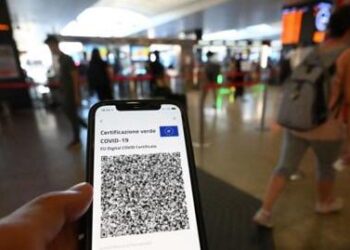 Green pass: le nuove regole dal 1° settembre, ecco cosa cambia per trasporti e scuola
