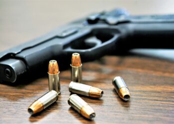 Napoli, tenta di uccidere il “rivale” per gelosia: arrestato 26enne (Video)