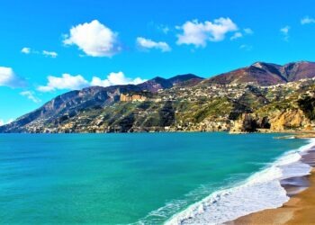 Migliora la qualità del mare in Campania ad agosto