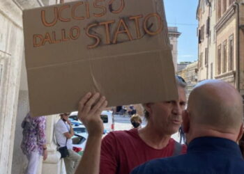 Ucciso dallo Stato: ai funerali di De Donno interviene la Digos