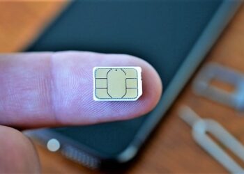 Addio alle vecchie schede per telefoni cellulari: arrivano le nuove “eSim”