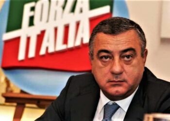 Concorso esterno in associazione mafiosa: chiesti i domiciliari per Luigi Cesaro