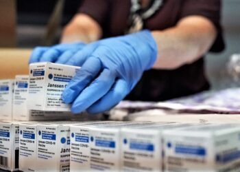 Napoli, somministrate in farmacia già 20.000 dosi di vaccino anti-Covid