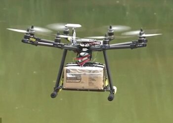 Carcere di Avellino, 10 cellulari ai detenuti utilizzando un drone