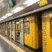 Napoli, tornano i metal detector nelle stazioni della metropolitana