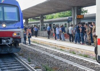 Villa Literno, dramma alla stazione: 23enne muore investito dal treno
