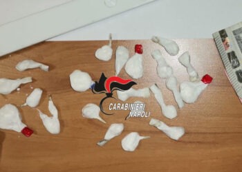 Napoli, quartiere Vomero: arrestati due pusher scoperti a vendere droga in strada