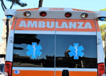 Zona ospedaliera, fermata ambulanza senza assicurazione Rca