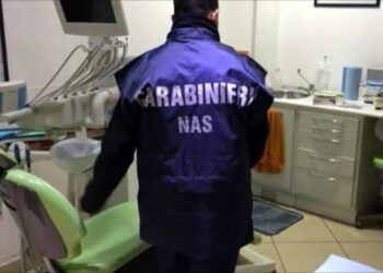 Carabinieri Nas Napoli, falsi dentisti denunciati per esercizio abusivo della professione.