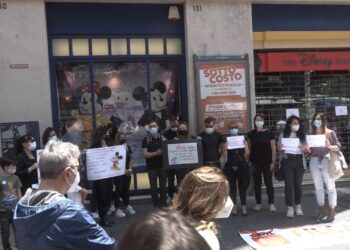 Il Disney store di Via Toledo chiude per sempre