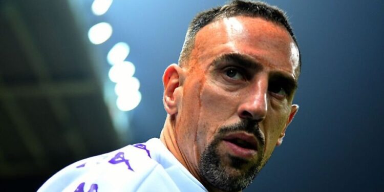 PARMA, ITALY - NOVEMBER 07: Franck Ribery of ACF Fiorentina looks on during the Serie A match between Parma Calcio and ACF Fiorentina at Stadio Ennio Tardini on November 07, 2020 in Parma, Italy. (Photo by Alessandro Sabattini/Getty Images)