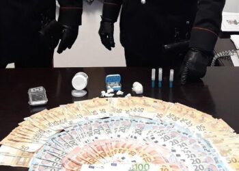 Napoli, vendeva droga spostandosi con la bicicletta elettrica. Arrestato uomo di 34 anni