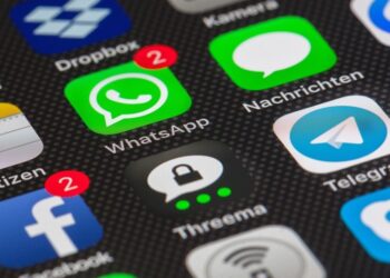 Salerno, invia video hard della fidanzatina. Da lì si scopre l’oscuro fenomeno. Due ragazzini in comunità