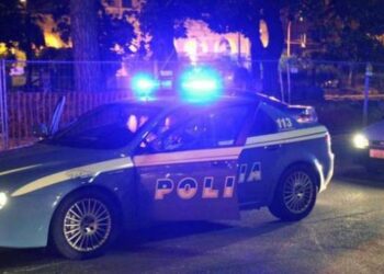 Afragola, bomba esplode nella notte: devastato ufficio e un’attività commerciale