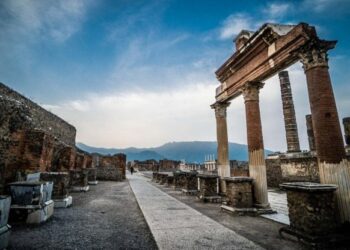 Pompei: ancora un furto nell’area archeologica, rubato un chiusino in marmo