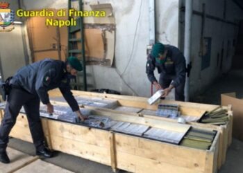 Somma Vesuviana, sequestrate 3,8 tonnellate di sigarette: sei contrabbandieri finiscono in manette (Video e foto)