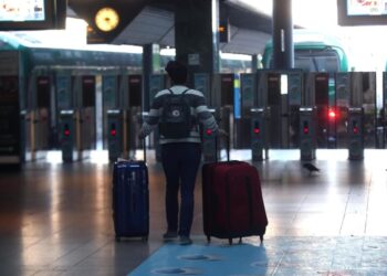 Sciopero nazionale l’11 ottobre per scuola, uffici pubblici, mezzi pubblici, treni e aerei.