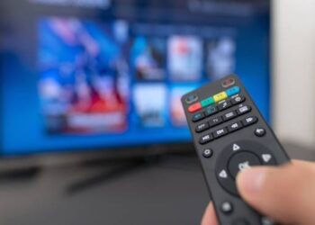 Tv, switch-off: da domani 20 ottobre chi non ha un televisore ad alta definizione rischierà di non vedere alcuni canali