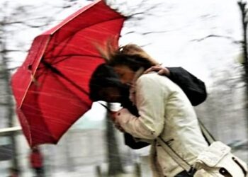 Maltempo in Campania: raffiche di vento fino a 70 chilometri orari