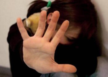 Boscoreale, abusi su una minore di 4 anni: ai domiciliari due parenti