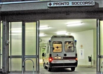 Acerra, focolaio alla clinica “Villa dei fiori”: chiuso il pronto soccorso