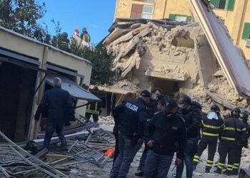 Palazzina crollata a San Felice a Cancello: localizzato uno dei dispersi, si sentono urla