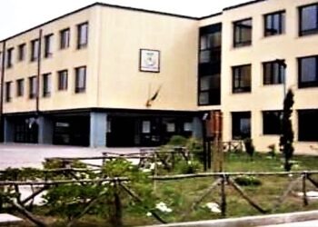 Frattamaggiore, insegnante del “Miranda” positiva al Covid-19: quattro classi in quarantena