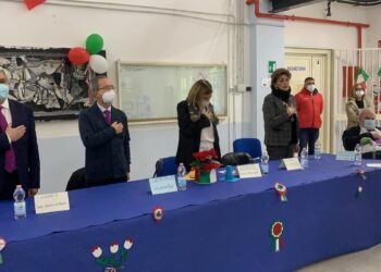 Borse di studio agli alunni “eccellenti” della scuola secondaria di I grado “De Gasperi”