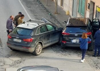Lusciano, ennesimo schianto al “solito” incrocio, sale la protesta: «Manca la visibilità» (Foto)