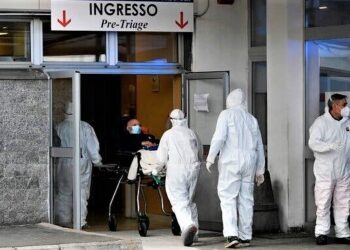 Acerra, si estende il focolaio nella clinica “Villa dei fiori”: i contagi salgono a 12