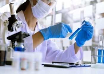 Covid, variante Omicron, altri 3 casi: Caserta, positivi anche moglie e due figli del paziente zero