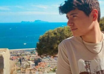 Napoli, mangia sushi al ristorante: 15enne si sente male e muore indagato il ristoratore