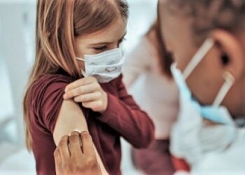 Vaccino anti-Covid ai bambini: dal 16 dicembre via libera in Campania