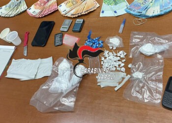 Mugnano di Napoli: padre e figlio arrestati per spaccio e detenzione di sostanze stupefacenti