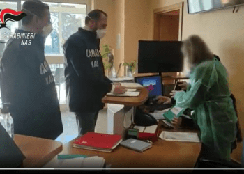 Covid, i Nas scoprono in tutta Italia 281 tra medici e sanitari “no vax” al lavoro