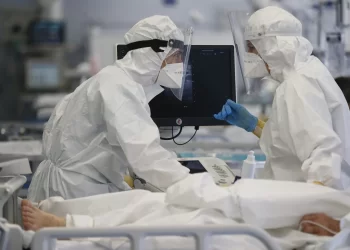 Napoli, due amiche “no vax” muoiono a pochi giorni di distanza l’una dall’altra di Covid