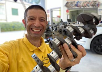 È morto Emanuele Sabatino, in arte “Ema Motorsport”: il meccanico star del web