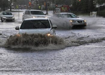 Esonda il Volturno: automobilisti in panne salvati dalle forze dell’ordine