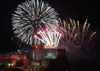 Napoli, ordinanza anti Capodanno: il sindaco Manfredi vieta i fuochi d’artificio.