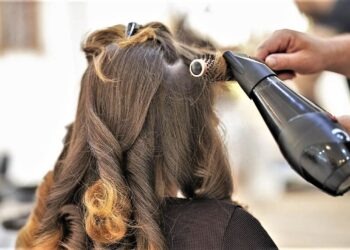 San Nicola La Strada, ladri in azione: svaligiato salone di parrucchiere