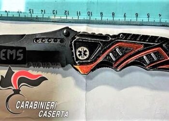 Lite fuori al bar finisce a coltellate: 33enne arrestato nel Casertano