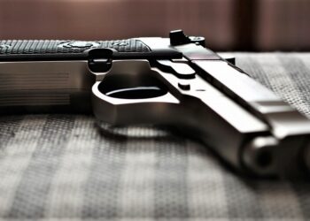 Spari in strada ad Afragola: 51enne ferito a una gamba