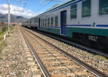 Investito fra San Marcellino e Aversa da un treno: circolazione sospesa