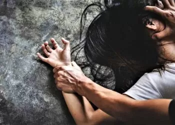 Napoli, molestata e picchiata in strada: la testimonianza di una ragazza